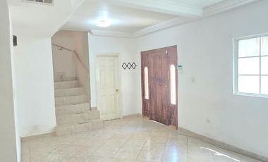 CASA DE RENTA EN FRACCIONAMIENTO LAS FUENTES