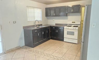 CASA DE RENTA EN FRACCIONAMIENTO LAS FUENTES