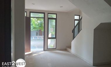 Dijual/Disewakan Rumah Regentown BSD City Tangerang Bagus Cantik Nyaman Lokasi Sangat Strategis