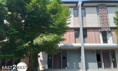Dijual/Disewakan Rumah Regentown BSD City Tangerang Bagus Cantik Nyaman Lokasi Sangat Strategis