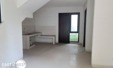 Dijual/Disewakan Rumah Regentown BSD City Tangerang Bagus Cantik Nyaman Lokasi Sangat Strategis