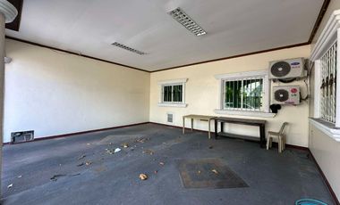 FIVE BEDROOM HOUSE WITH POOL FOR RENT IN FRIENDSHIP ANGELES CITY