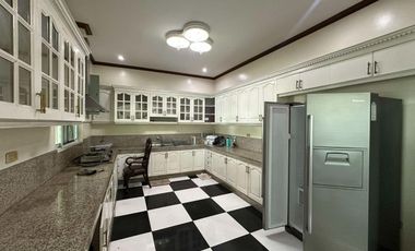 FIVE BEDROOM HOUSE WITH POOL FOR RENT IN FRIENDSHIP ANGELES CITY