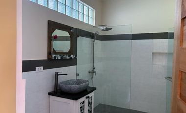 BEACHFRONT HOUSE WITH POOL FOR SALE ID 14987
