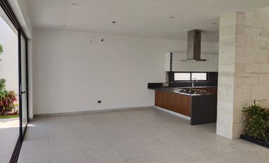 CASA NUEVA EN PARAISO COUNTRY CLUB, MORELOS
