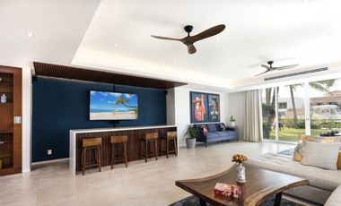 LUJOSA VILLA REMODELADA, CON VISTA AL MAR Y LOS CANALES EN PUERTO AVENTURAS