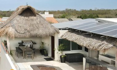 LUJOSA VILLA REMODELADA, CON VISTA AL MAR Y LOS CANALES EN PUERTO AVENTURAS