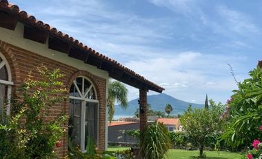 Una de las casas mas accesibles en el fraccionamiento las fuentes en Jocotepec!