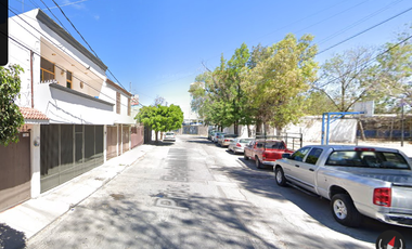 Casa ubicada en colonia Colinas del Río, Aguascalientes. Con 3 recamaras y 128m2. Muy cerca de Universidad Autónoma de Aguascalientes.