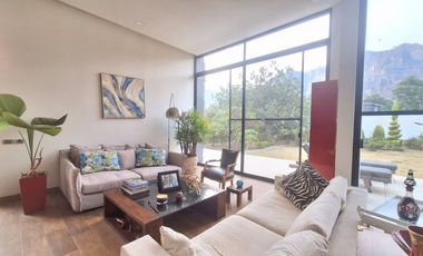 Venta Casa de un Nivel con Hermosa Vista en Tepoztlán