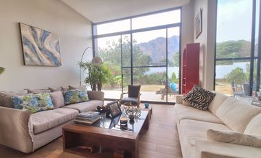 Venta Casa de un Nivel con Hermosa Vista en Tepoztlán