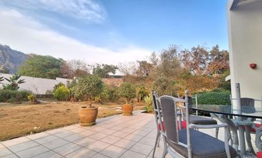 Venta Casa de un Nivel con Hermosa Vista en Tepoztlán