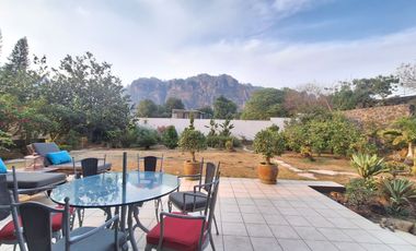 Venta Casa de un Nivel con Hermosa Vista en Tepoztlán