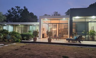 Venta Casa de un Nivel con Hermosa Vista en Tepoztlán
