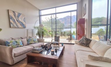 Venta Casa de un Nivel con Hermosa Vista en Tepoztlán