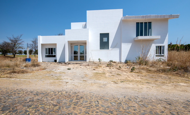 Casa en Venta, Fracc. Santa Sofia. El Arenal, Jalisco