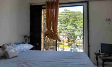 Alquilo Suite (1 dorm) Amoblada en piso 1 en Garzota cerca Empresa Electrica