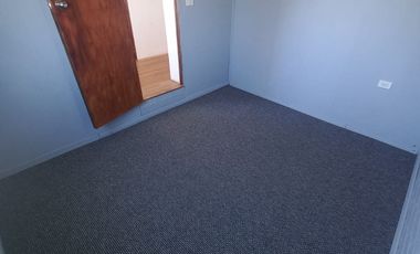 Vende casa 3D y 1B en Linares