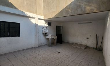 Propiedad con 2 Casas Mas LOCAL COMERCIAL