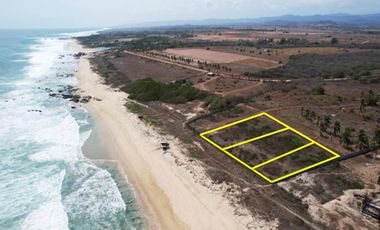 Se venden tres terrenos con frente de playa, juntos o individual, en playa santa elena, Puerto Escondido Oax.