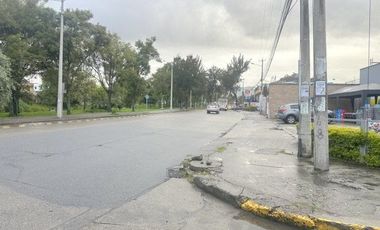 Casa en venta, rentera y residencial, de tres departamentos, sector Otorongo
