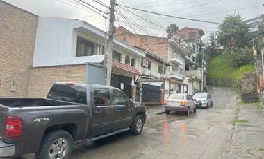 Casa en venta, rentera y residencial, de tres departamentos, sector Otorongo