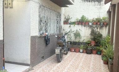 Casa en venta, rentera y residencial, de tres departamentos, sector Otorongo