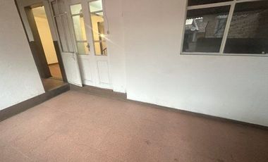Casa en venta, rentera y residencial, de tres departamentos, sector Otorongo