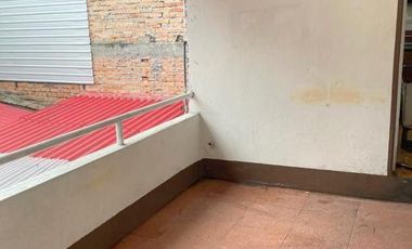 Casa en venta, rentera y residencial, de tres departamentos, sector Otorongo