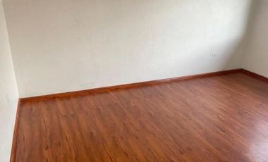 Casa en venta, rentera y residencial, de tres departamentos, sector Otorongo