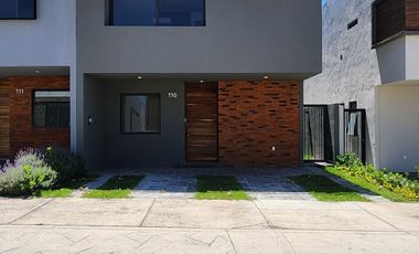 Casas en Venta Dentro de Coto en Parques Vallarta Zapopan