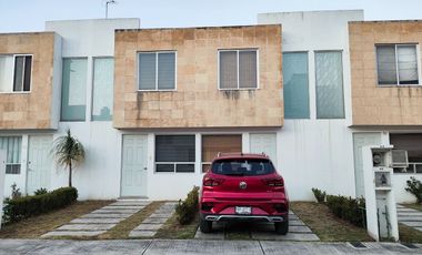 Fracc. San Rafael, Amplia Casa, Cuautlancingo, Cerca Volkswagen, $6,000.00