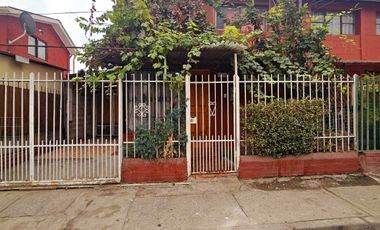 Arriendo casa en Peñalolén, Lo Hermida, 4D-1B-1E.