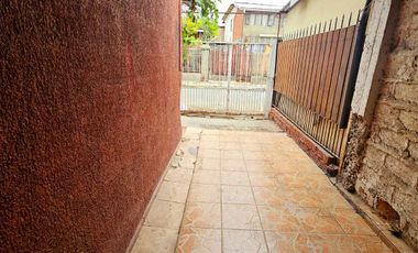 Arriendo casa en Peñalolén, Lo Hermida, 4D-1B-1E.