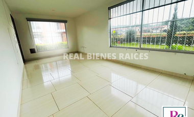 VENDO CASA ESQUINERA UNIFAMILIAR CERCA AL CENTRO COMERCIAL VIVA