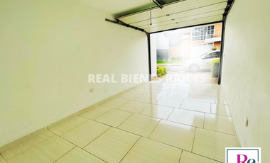 VENDO CASA ESQUINERA UNIFAMILIAR CERCA AL CENTRO COMERCIAL VIVA
