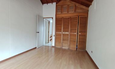 Venta de casa en Belén La Mota, unidad cerrada