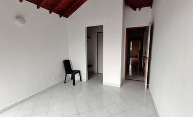 Venta de casa en Belén La Mota, unidad cerrada