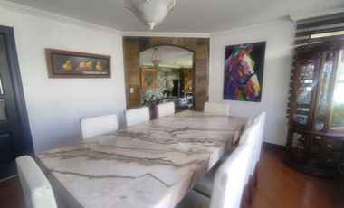 Espectacular Casa a la Venta sector Cumbaya, Urb. Santa Lucía