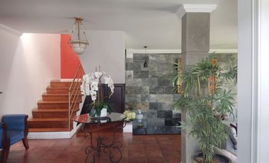 Espectacular Casa a la Venta sector Cumbaya, Urb. Santa Lucía