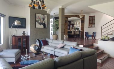 Espectacular Casa a la Venta sector Cumbaya, Urb. Santa Lucía