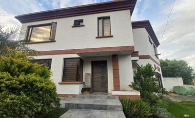 Espectacular Casa a la Venta sector Cumbaya, Urb. Santa Lucía
