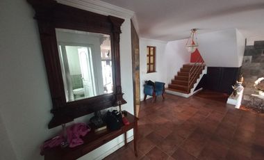 Espectacular Casa a la Venta sector Cumbaya, Urb. Santa Lucía