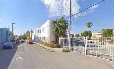 Oportunidad Casa en Remate Bancario, Fracc. Paseos de Chihuahua, Chihuahua, Chih., muy cerca de la UACH
