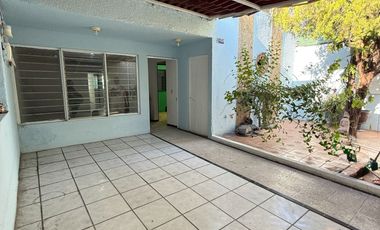 Casa en Venta en Jardines del Country, Guadalajara, Jalisco