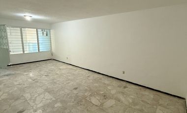 Casa en Venta en Jardines del Country, Guadalajara, Jalisco