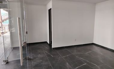 SE RENTA CONSULTORIO O LOCAL COMERCIAL EN CENTRO COMERCIAL MAC IRAPUATO.