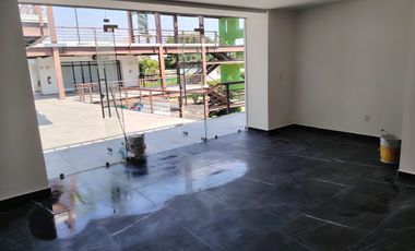 SE RENTA CONSULTORIO O LOCAL COMERCIAL EN CENTRO COMERCIAL MAC IRAPUATO.