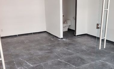 SE RENTA CONSULTORIO O LOCAL COMERCIAL EN CENTRO COMERCIAL MAC IRAPUATO.