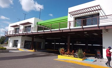 SE RENTA CONSULTORIO O LOCAL COMERCIAL EN CENTRO COMERCIAL MAC IRAPUATO.
